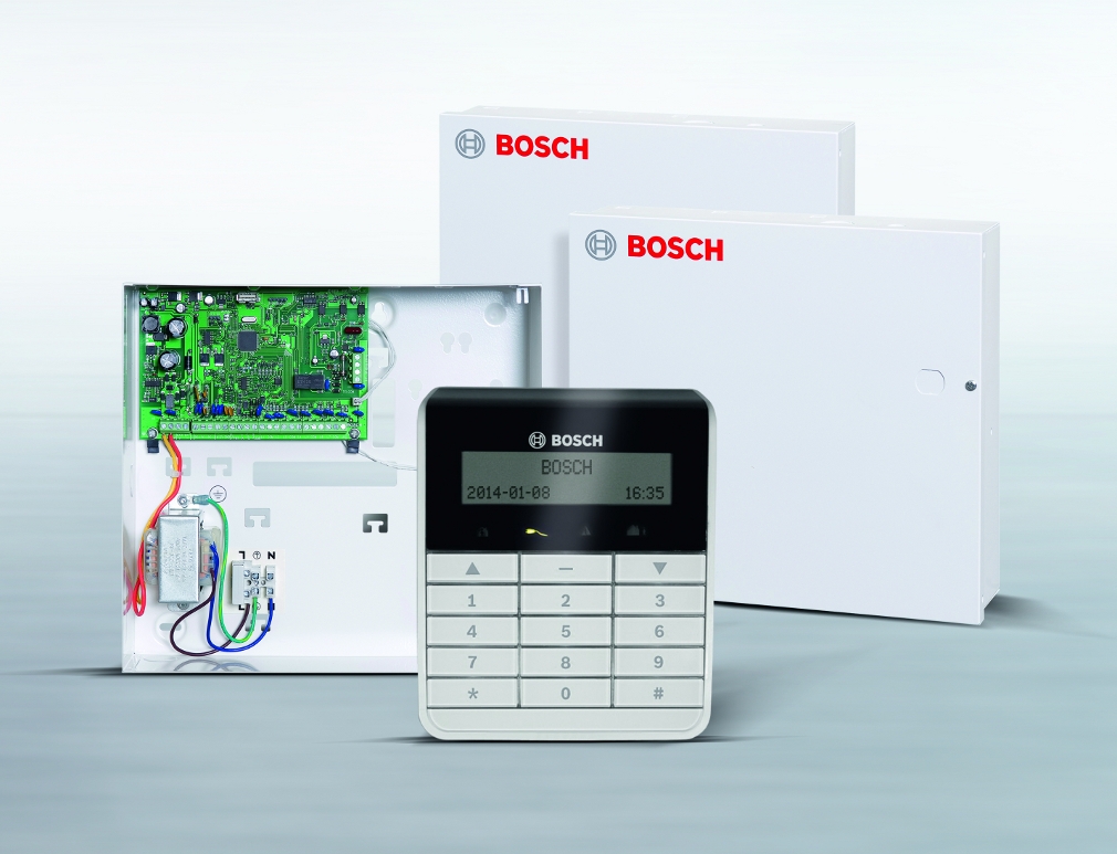 Bosch AMAX behatolásjelző központok és RADION eszközök